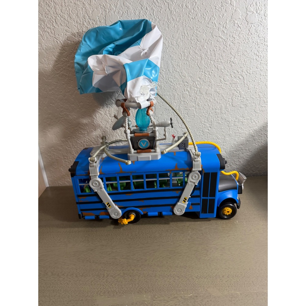 Fortnite Battle Bus Jazwares Deluxe Vehicle Blue School Bus Toy Light Up Effect